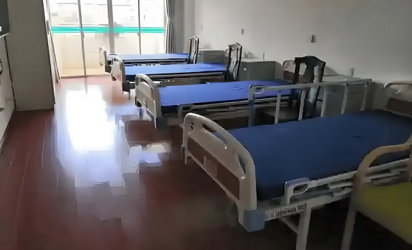 武帝身边的美女御医：女国医